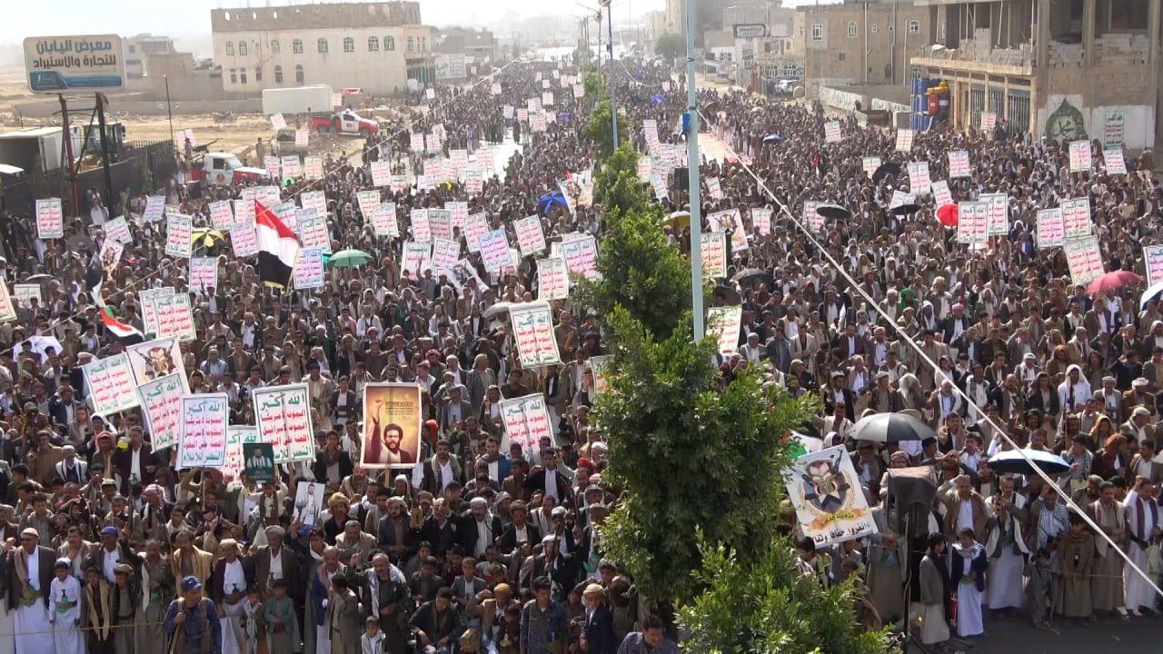 أبناء محافظة عمران يحتشدون في 85 مسيرة مباركة بانتصار إيران ونصرة لغزة