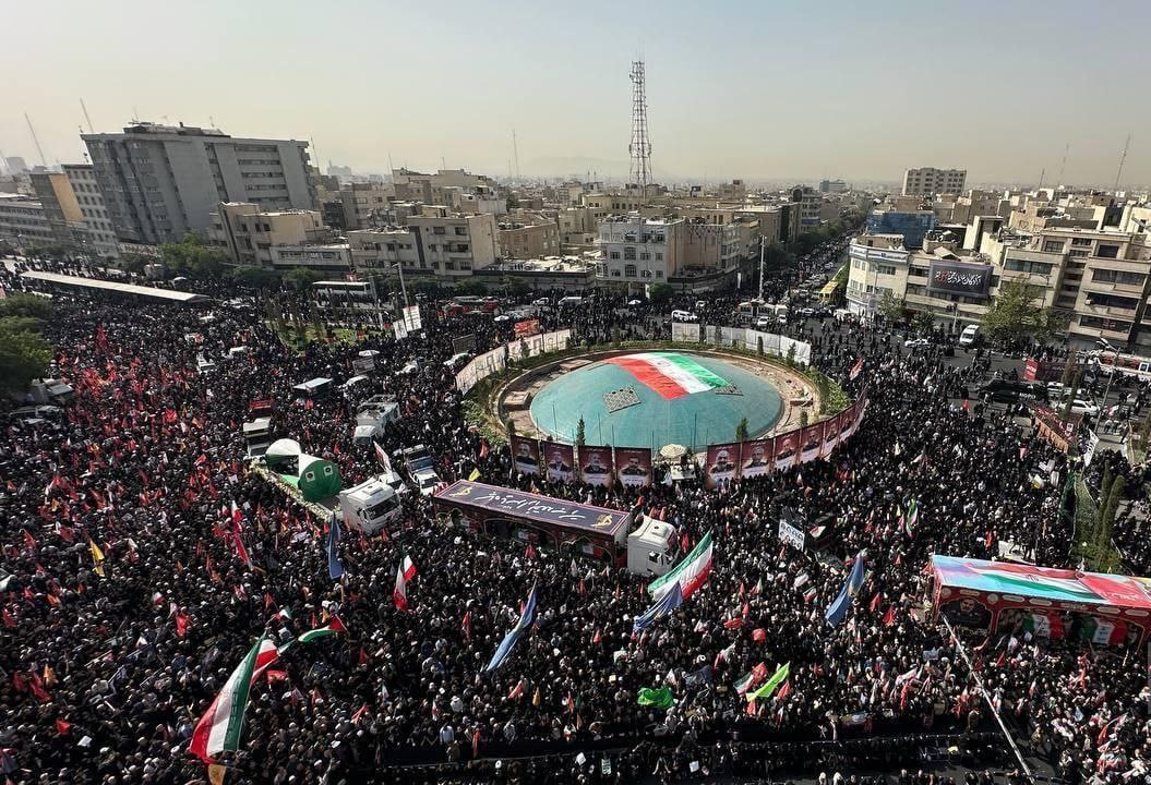 حشود مليونية في طهران تشيّع شهداء العدوان الصهيوني على إيران