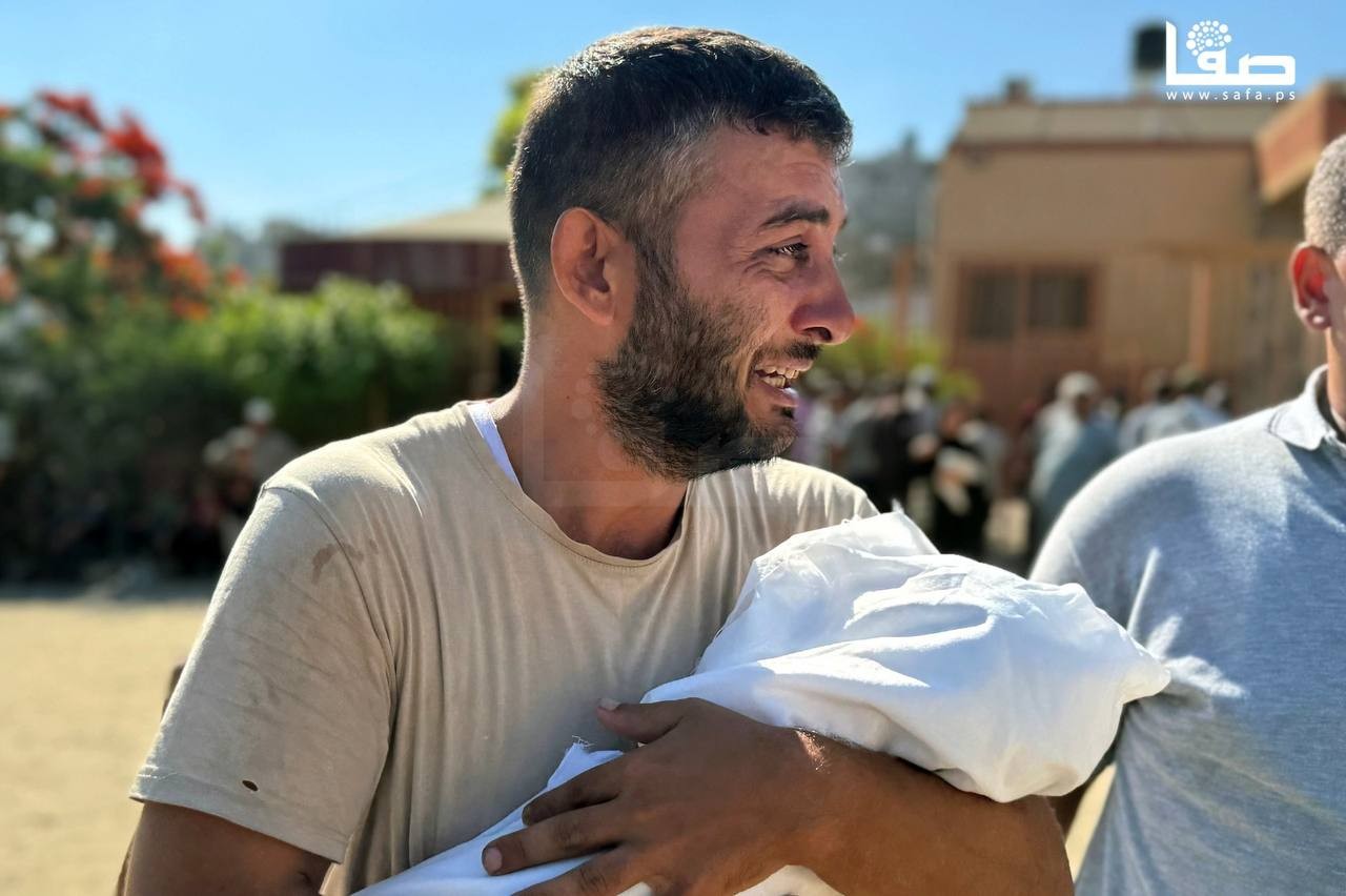 ارتقاء 12 شهيداً بينهم 4 أطفال جراء استهداف العدو سوقاً شعبياً بغزة