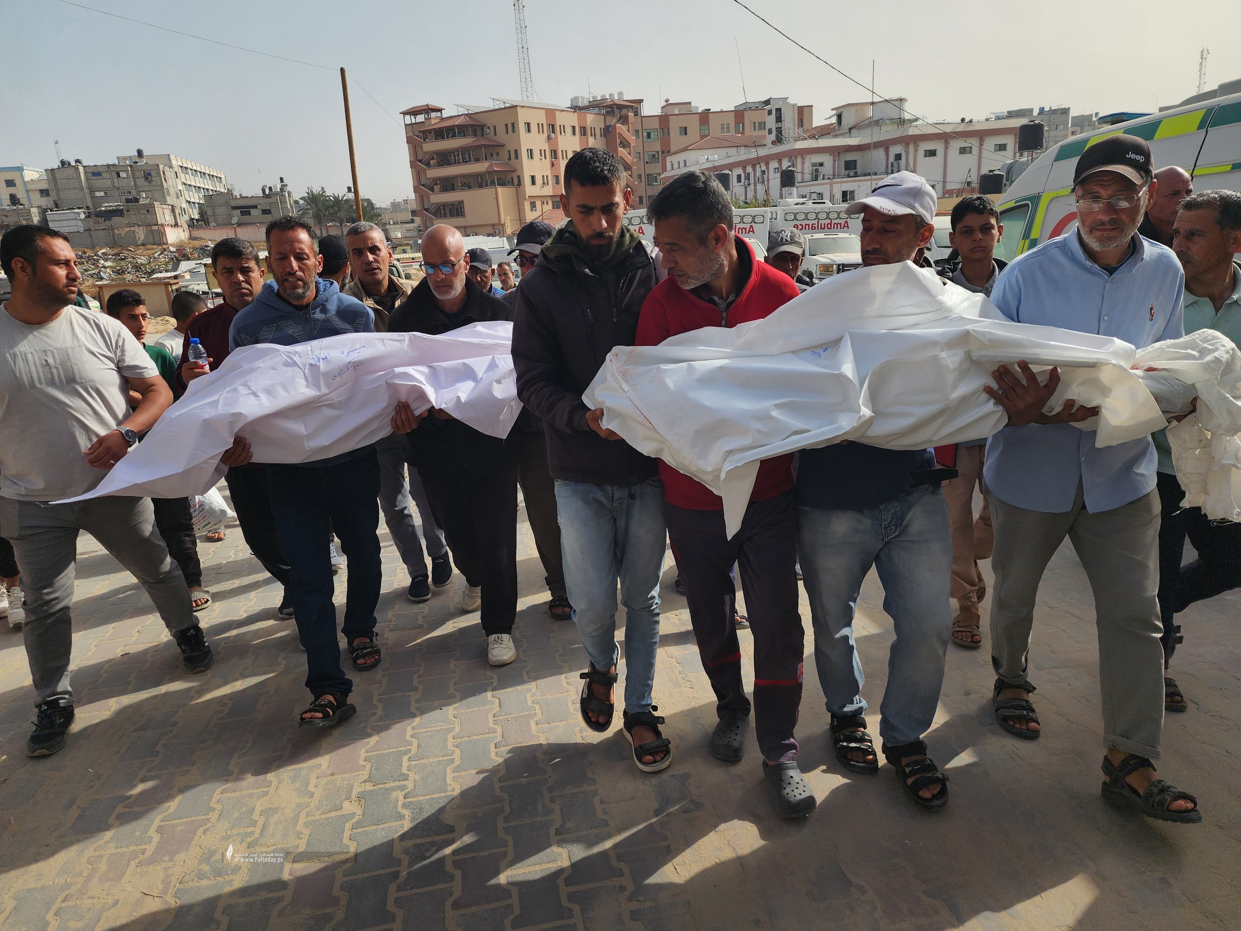 32 شهيداً ومصابون في غارات متواصلة للعدو على قطاع غزة