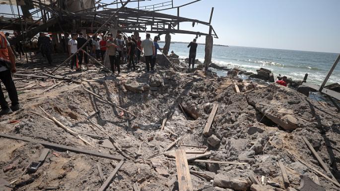 “الغارديان”: "إسرائيل" قصفت مقهى في غزة بقنبلة زِنتها 500 رطل