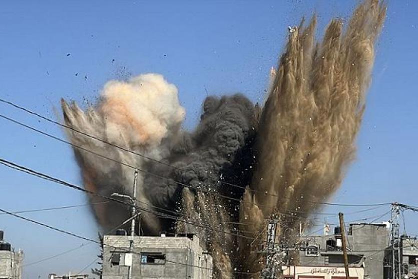 ستة شهداء بغارة صهيونية على مقهى وسط قطاع غزة