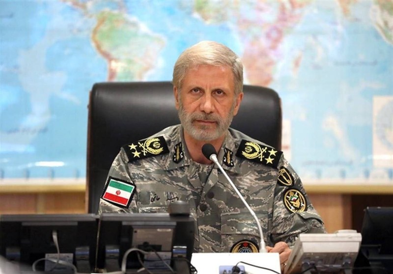 القائد العام للجيش الإيراني: العدو الصهيوني تلقى هزيمة كبرى
