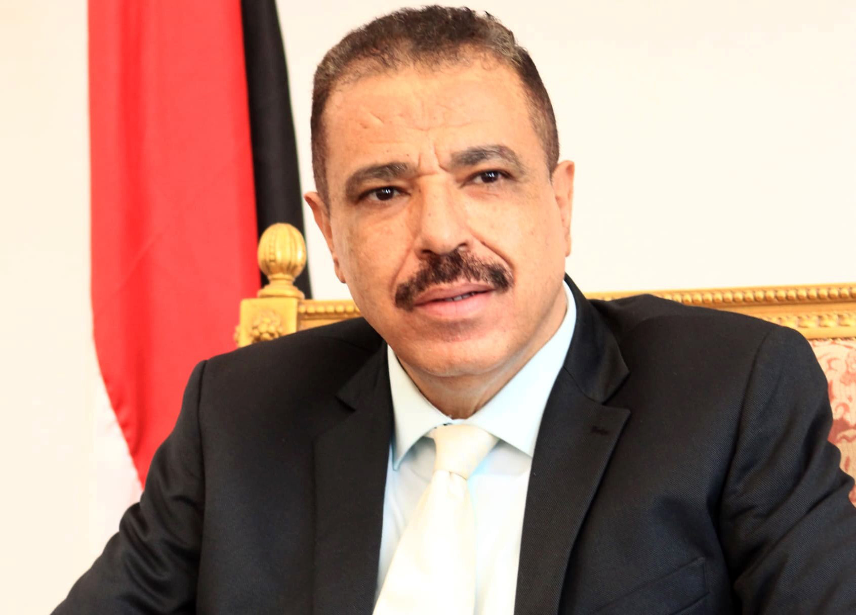 وزير الخارجية يطالب المجتمع الدولي بالتدخل لوقف الانتهاكات السعودية بحق المغتربين اليمنيين