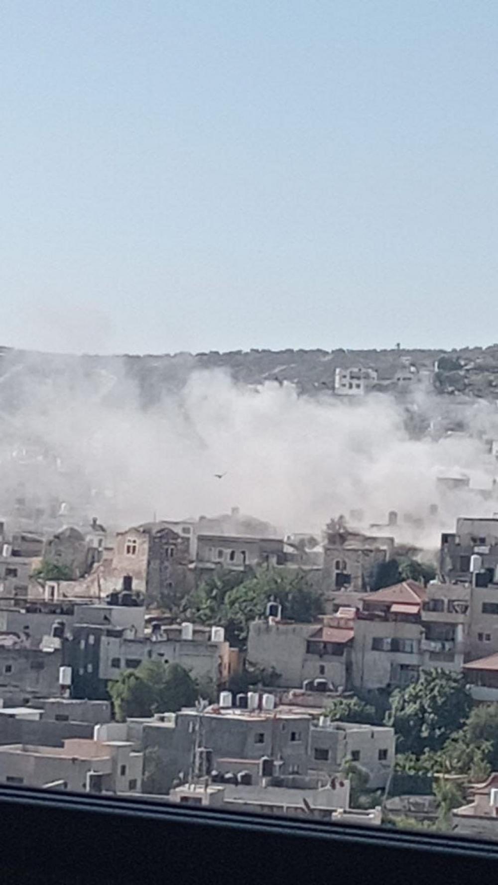 العدو الصهيوني يفجّر منزلي الشهيدين لحلوح ونزال في قباطية