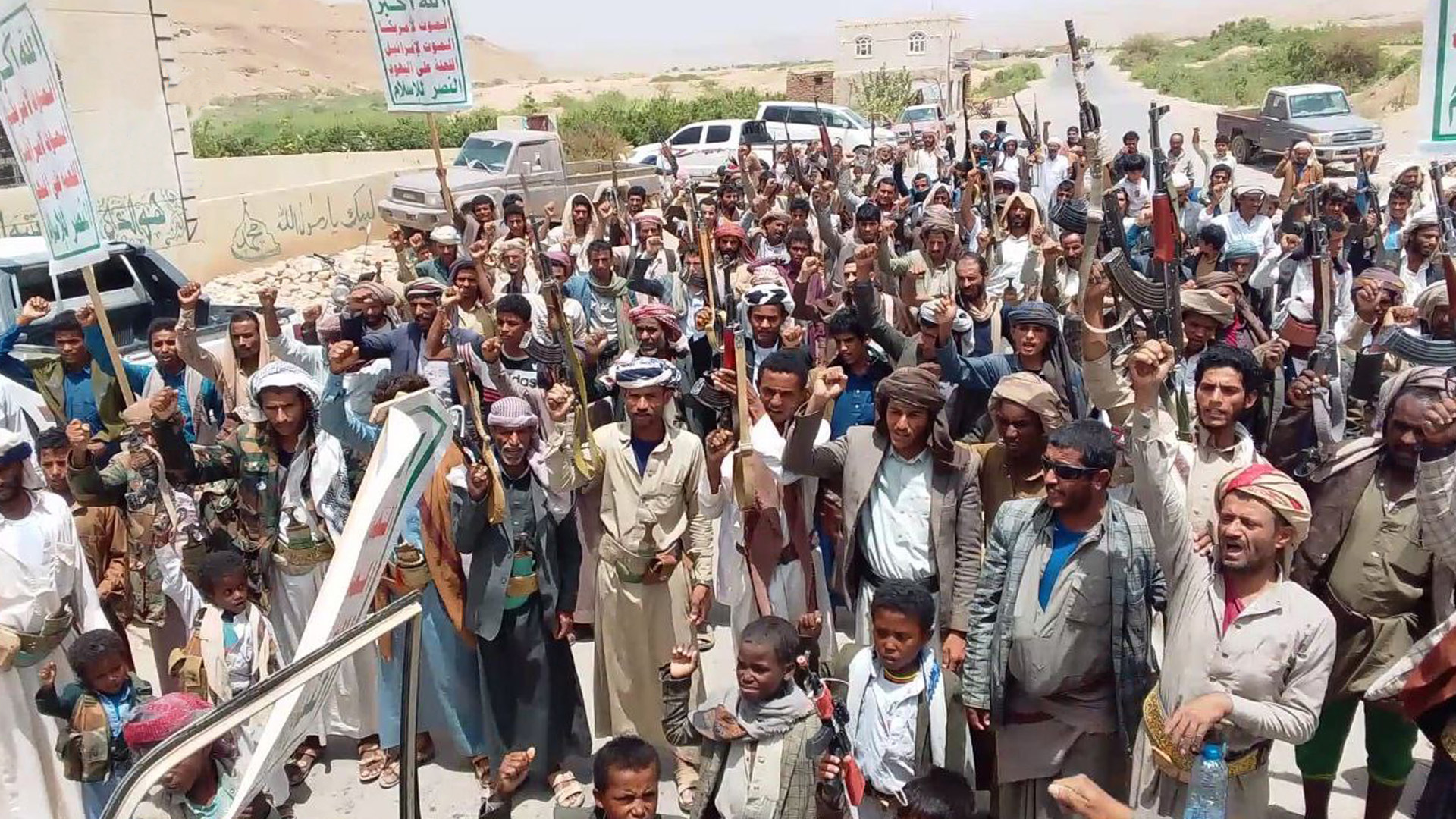 أبناء الجوف يحتشدون في 49 مسيرة استمراراً لنصرة غزة ومواجهة الاستباحة الصهيونية