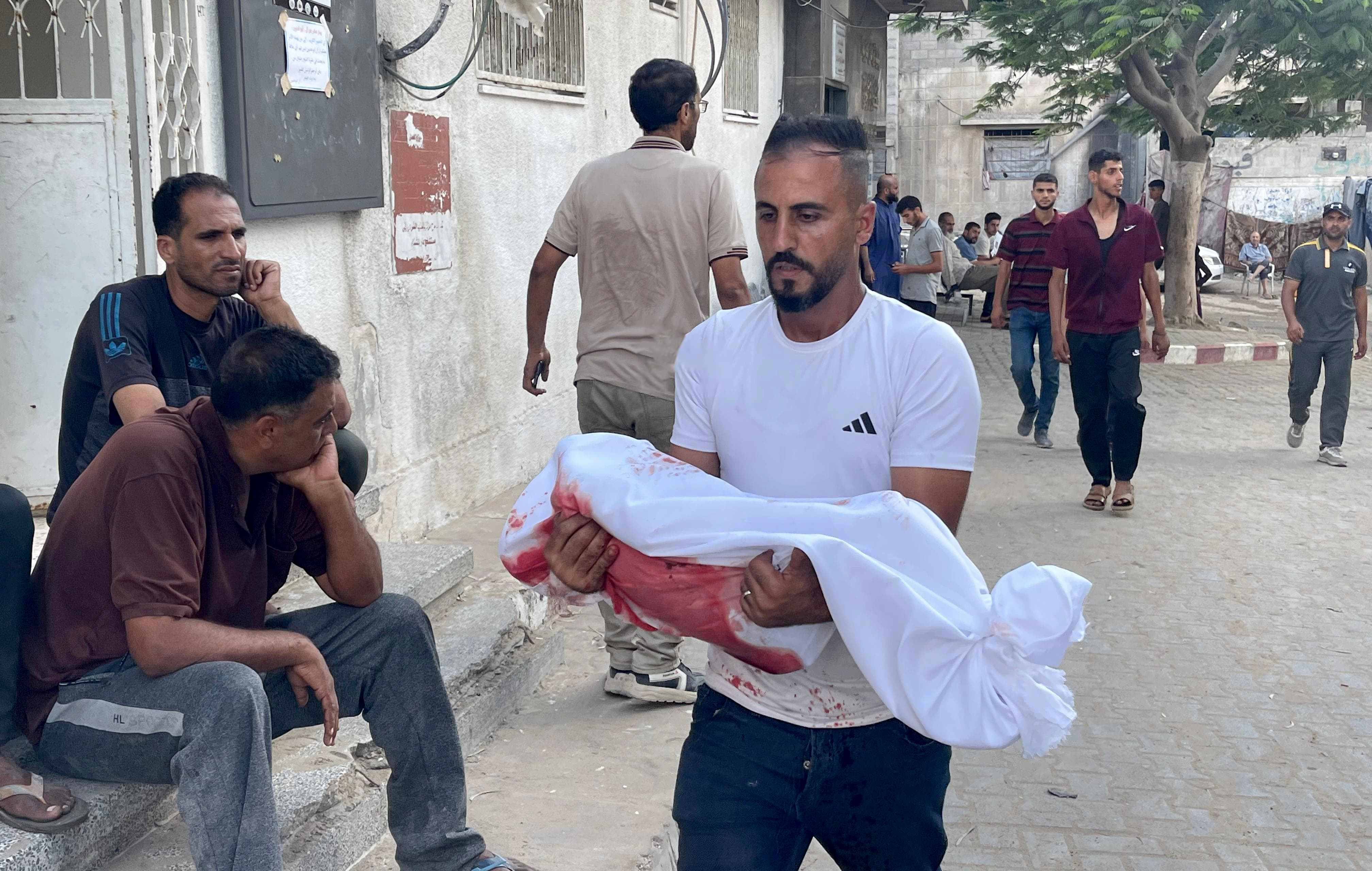 ارتقاء 19 شهيداً بقصف صهيوني على قطاع غزة