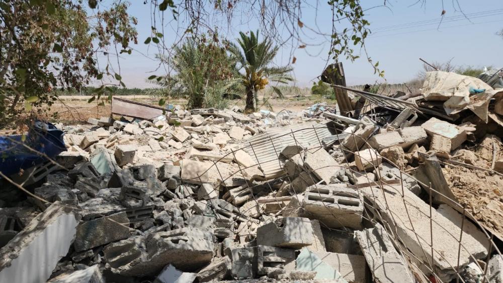 العدو الصهيوني يهدم منشآت سكنية وحظائر مواشي بالأغوار الشمالية