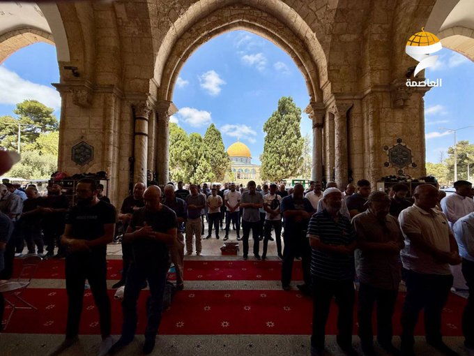 40 ألفًا يُؤدون صلاة الجمعة في المسجد الأقصى