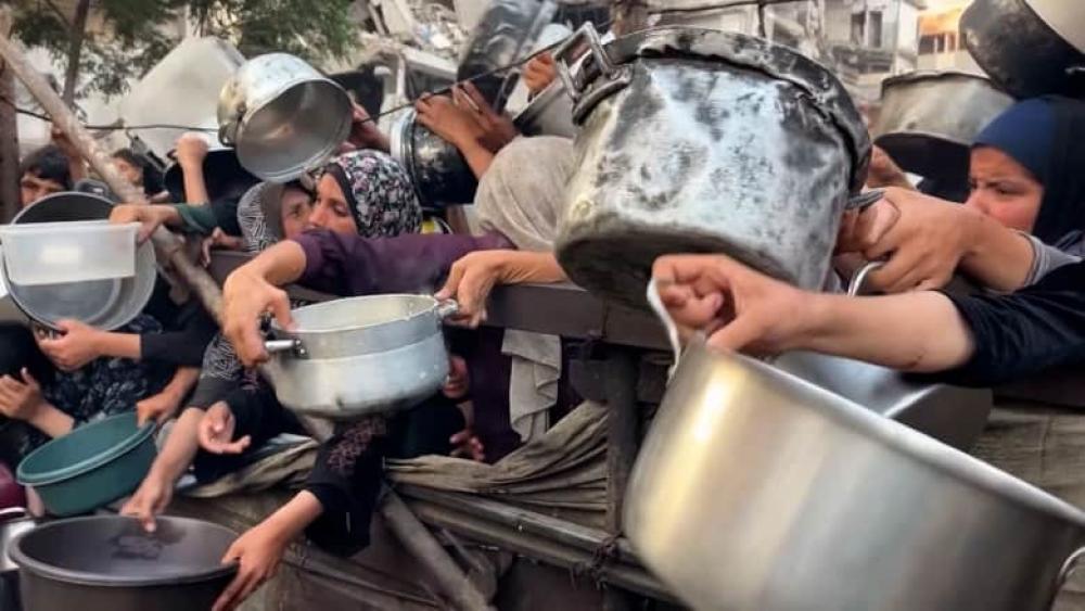 ضابط كبير في "جيش" العدو: ما نفعله في قطاع غزة جريمة حرب
