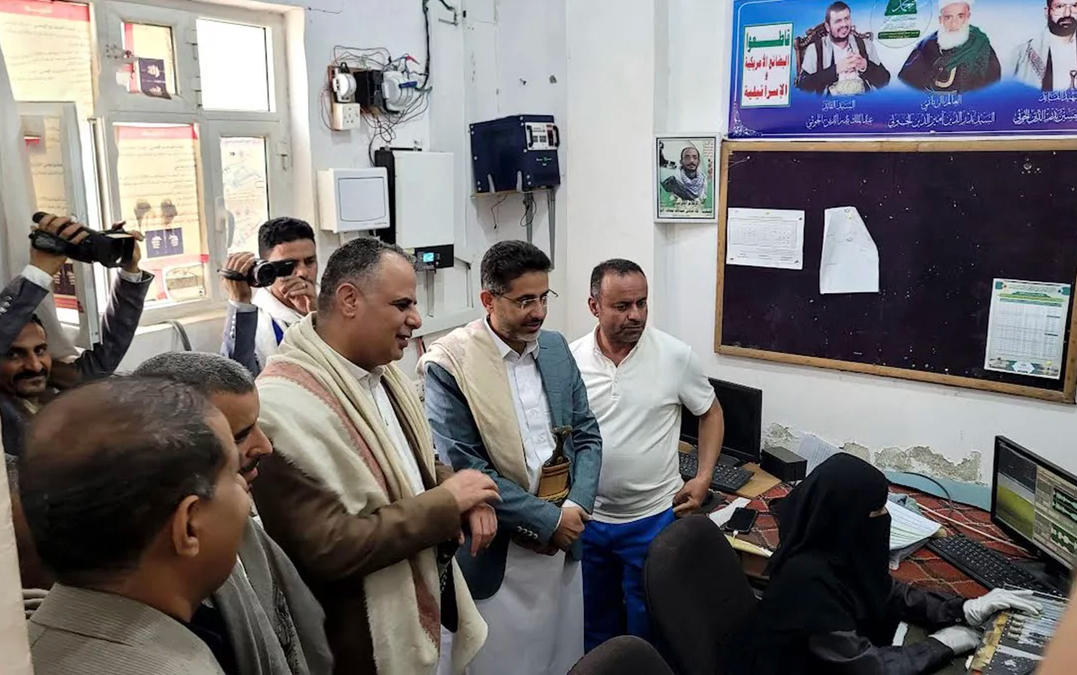 شرف الدين والصوفي يتفقدان سير العمل في إذاعة حجة