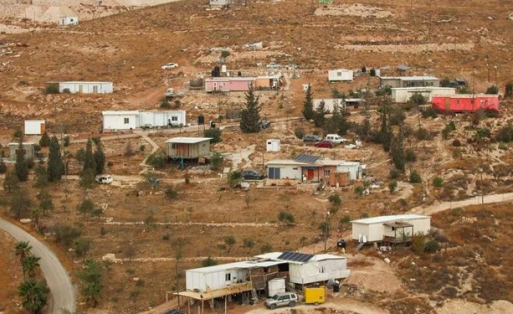 مستوطنون صهاينة يقيمون بؤرة استيطانية شمالي أريحا