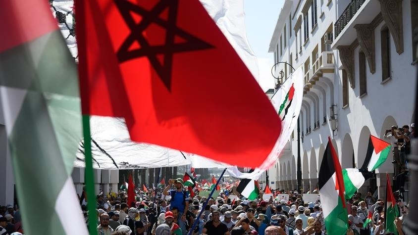 وقفة احتجاجية في العاصمة المغربية تنديداً بجرائم اغتيال الصحفيين بغزة