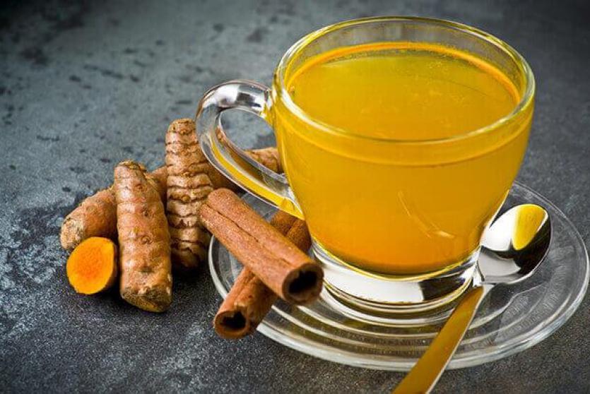 فوائد شرب الشاي الأخضر مع القرفة والكركم