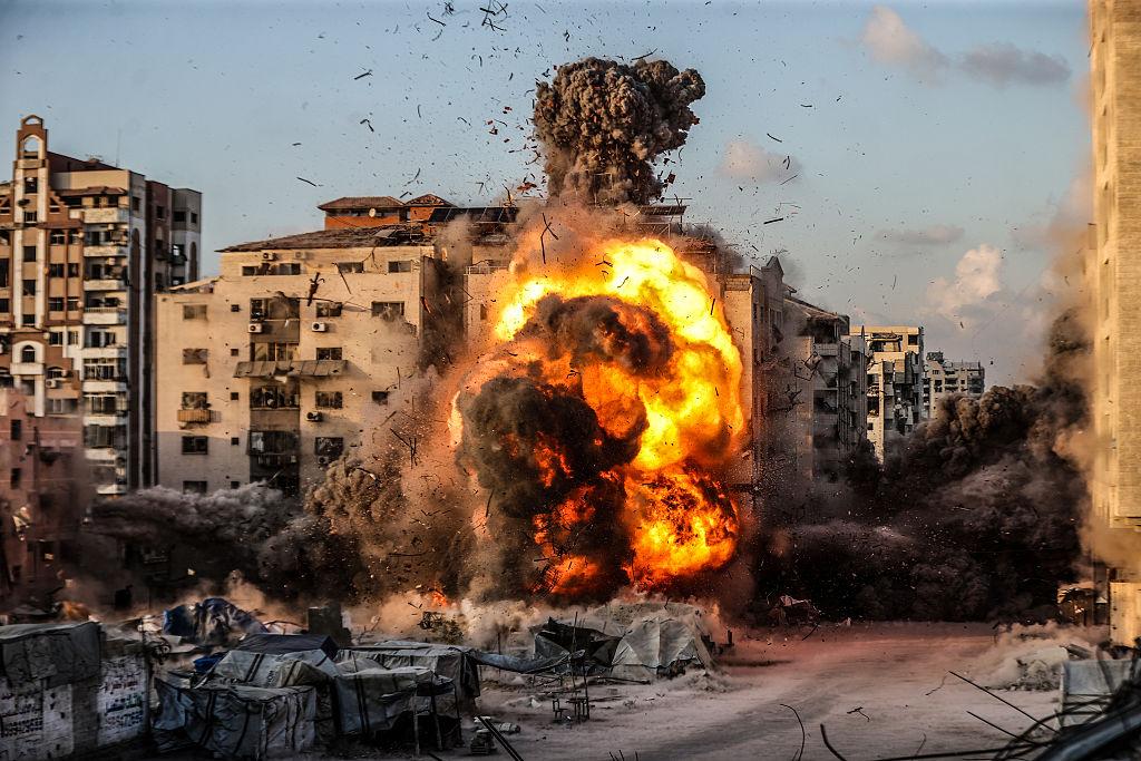 حماس: القصف الصهيوني المكثف في غزة جريمة تجاوزت النازية بوحشيتها