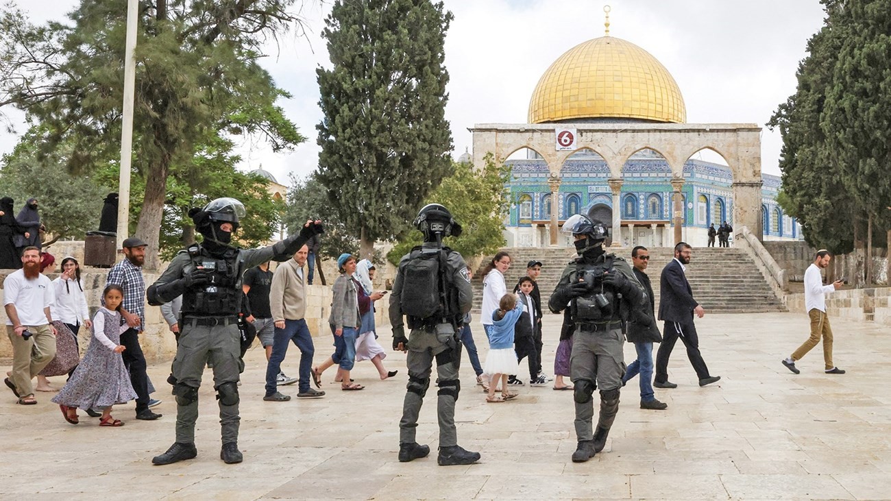 عشرات المستوطنين يقتحمون المسجد الأقصى المبارك