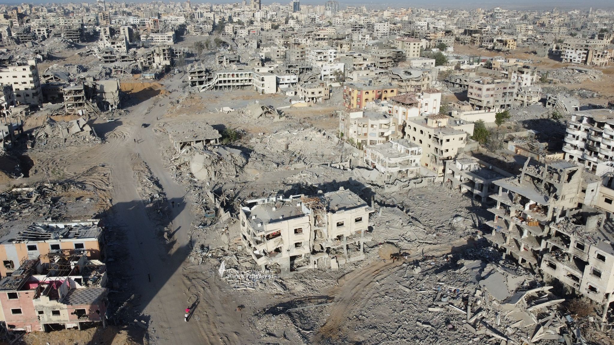 خمسة شهداء ومفقودين بعد انهيار منزل في حي الشيخ رضوان بغزة