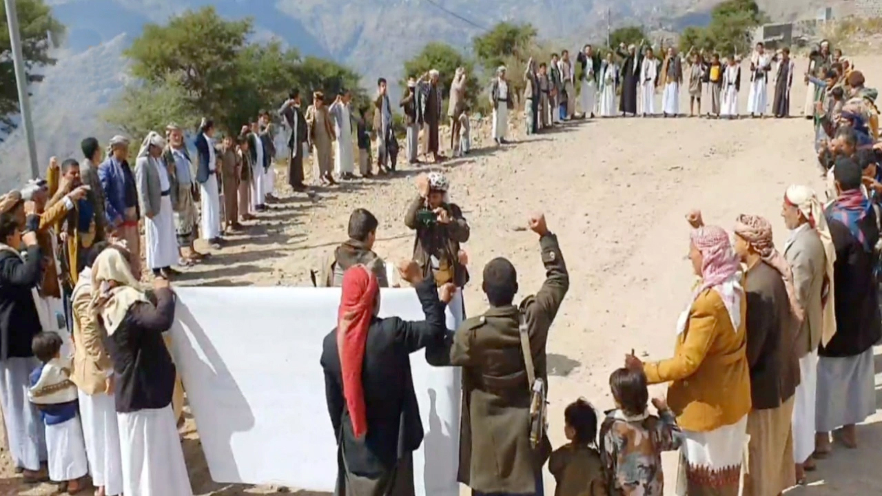 وقفات شعبية بمحافظة ريمة إحياءً لعيد جمعة رجب