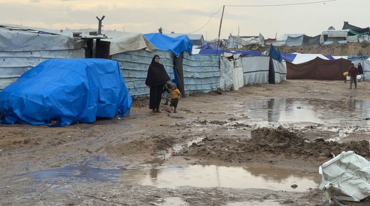 الدفاع المدني بغزة: انهيار 18 بناية وغرق أكثر من 90% من خيام النازحين