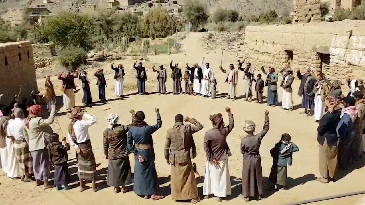 مديريات مأرب تشهد وقفات شعبية تأكيداً للجهوزية والاستنفار لمواجهة الأعداء