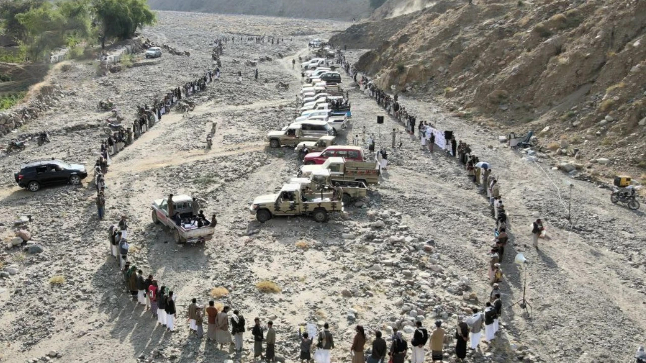 وقفات مسلحة بمحافظة حجة تأكيداً على الجهوزية لمواجهة الأعداء