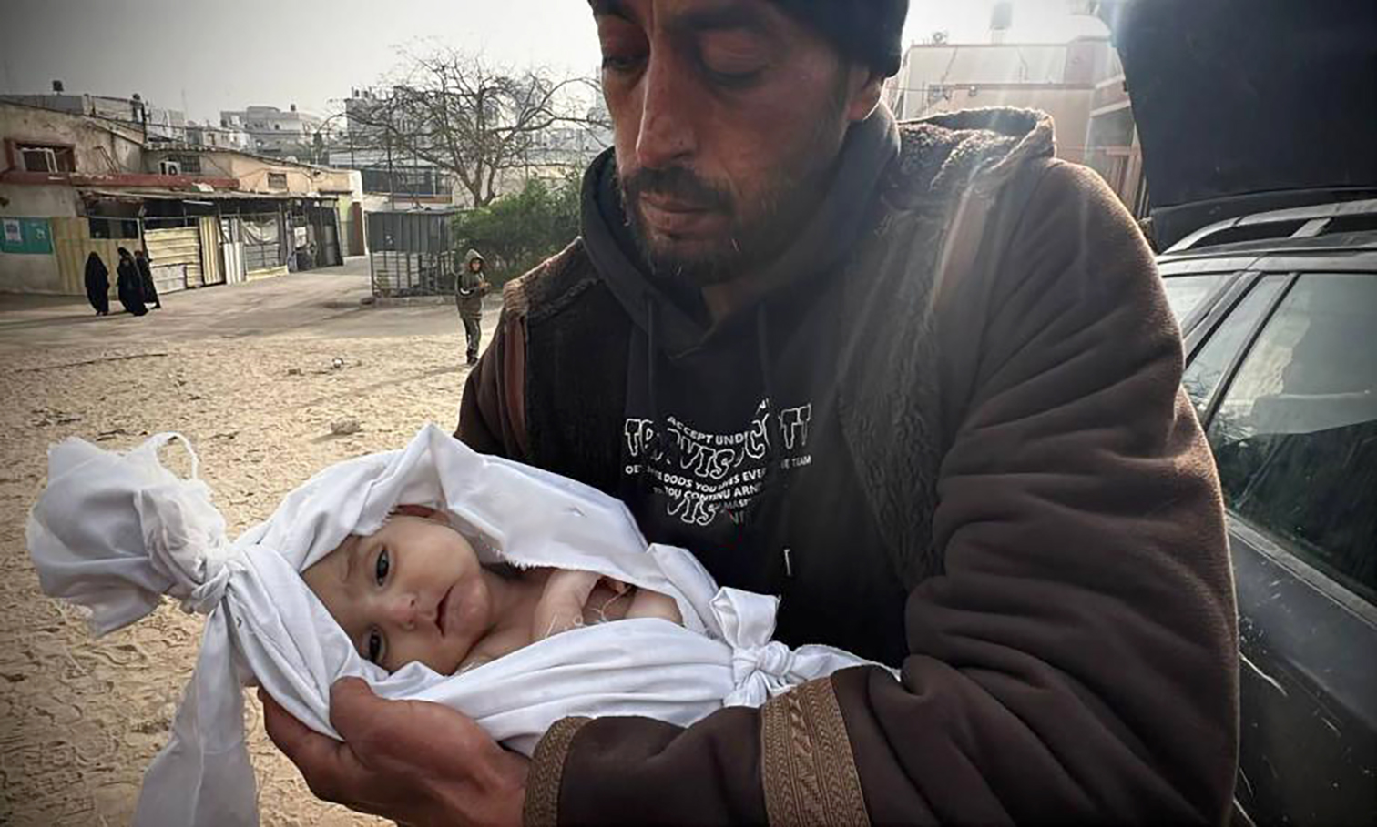 وفاة رضيع جراء البرد الشديد في خانيونس بقطاع غزة