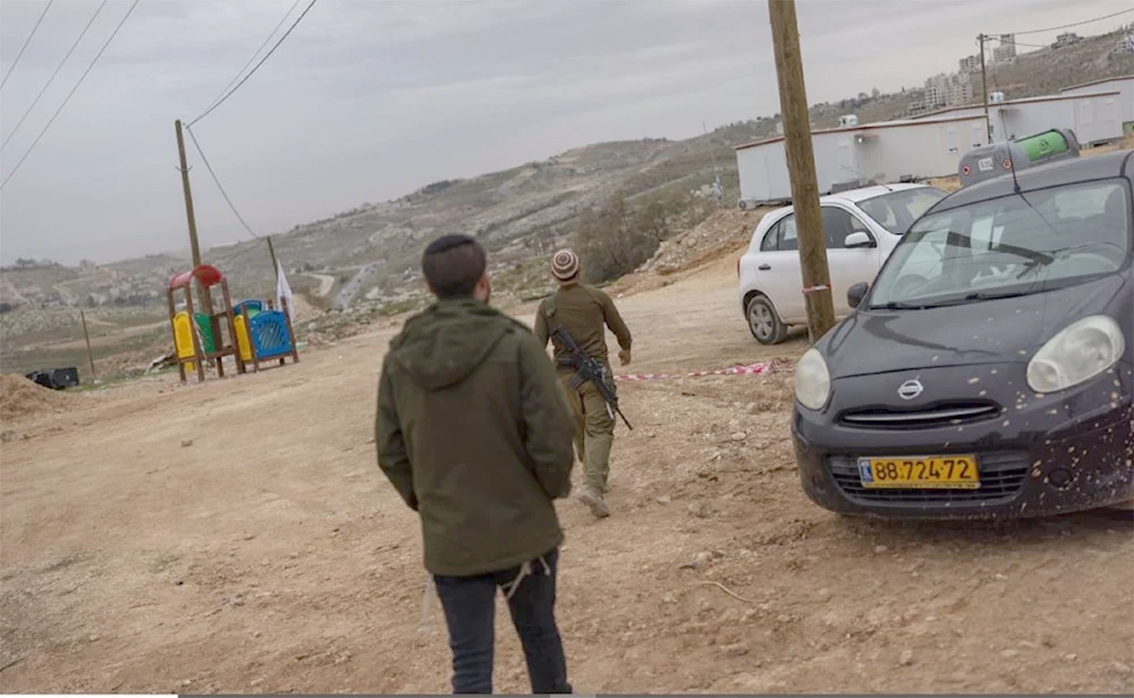 نزوح 100 أسرة فلسطينية خلال أسبوعين نتيجة هجمات المستوطنين بالضفة