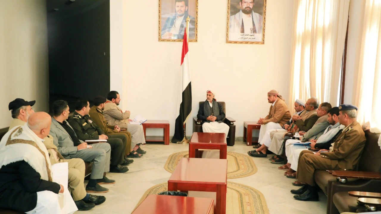 العلامة مفتاح يرأس اجتماعاً لمناقشة تعزيز المظهر العام في الأمانة ومحافظة صنعاء
