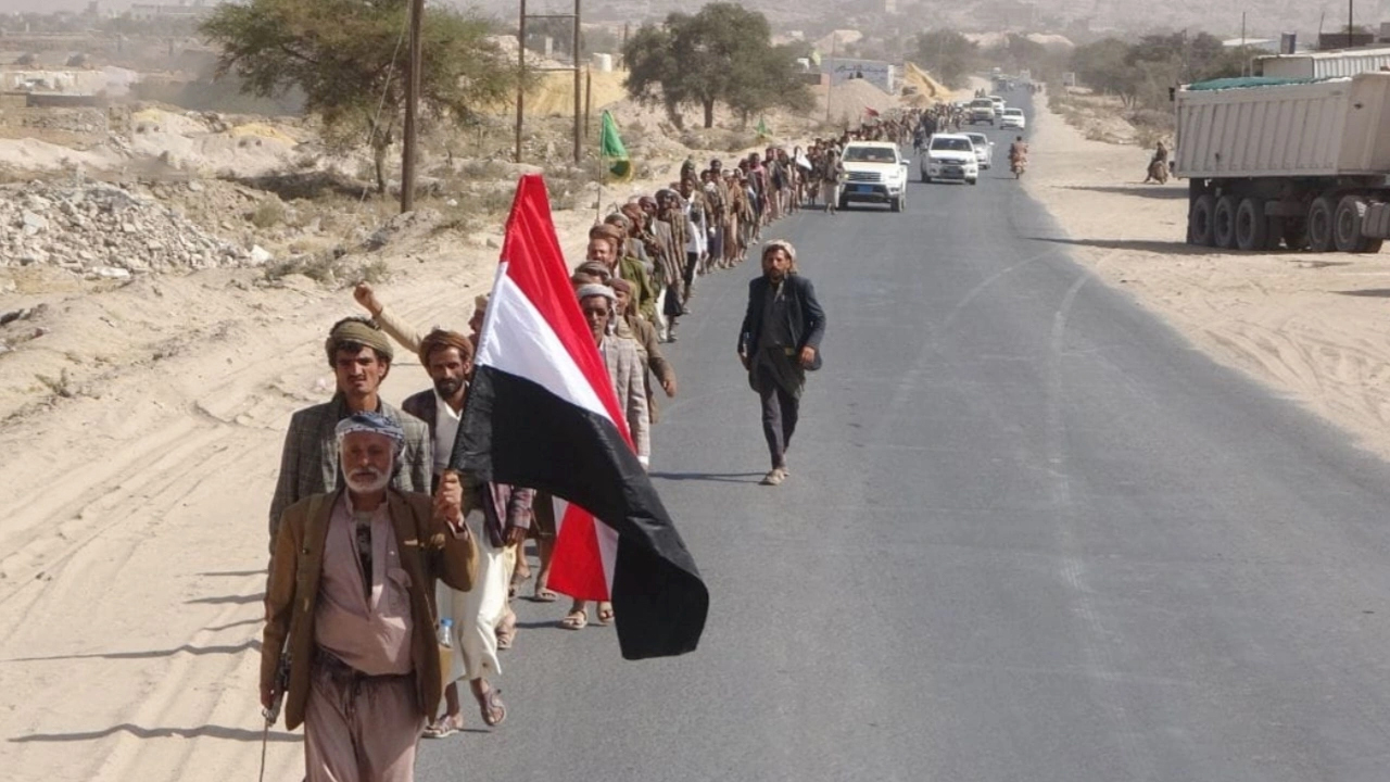 مسير راجل لخريجي دورات التعبئة العامة في بني حشيش بصنعاء