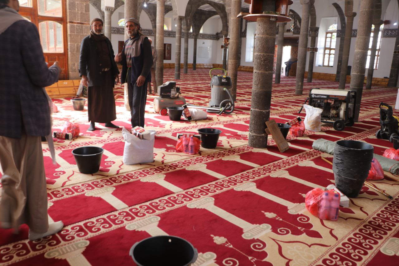 أوقاف ذمار يدشن حملة "أن طهّرا بيتي" استعدادًا لاستقبال شهر رمضان