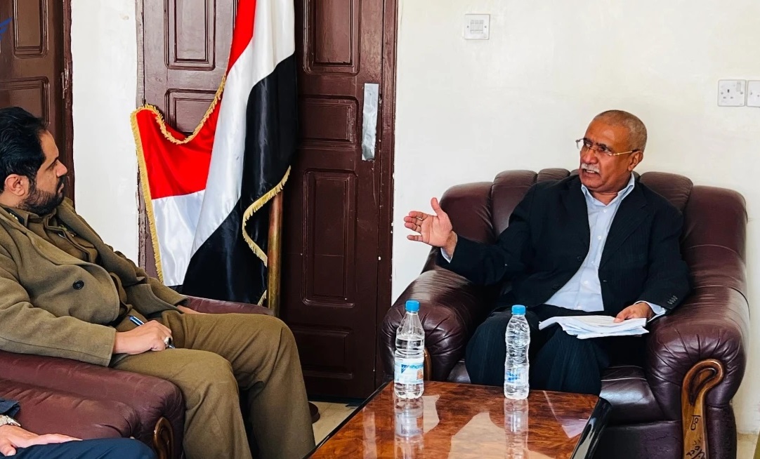 علي تيسير يوجَّه بإعداد تقرير تفصيلي عن جرائم العدو السعودي في الشَّريط الحُدوديّ بصعدة