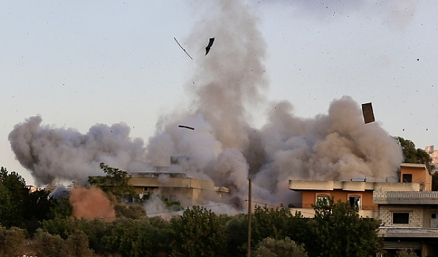 العدو الصهيوني يفجر منزلين في بلدتين حدوديتين جنوبي لبنان