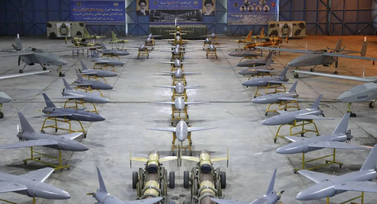 الجيش الإيراني يستهدف مراكز تصنيع أسلحة العدو والتكنولوجيا السيبرانية بالمسيرات