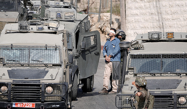 52 أمر اعتقال إداري بحق أسرى من الضفة والقدس المحتلة