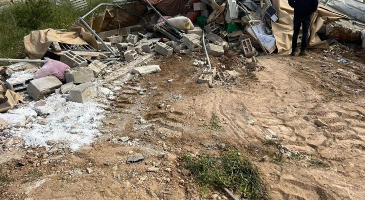 هدم وتجريف منشآت وبئر مياه جنوب الخليل وسط تصاعد اعتداءات كيان العدو