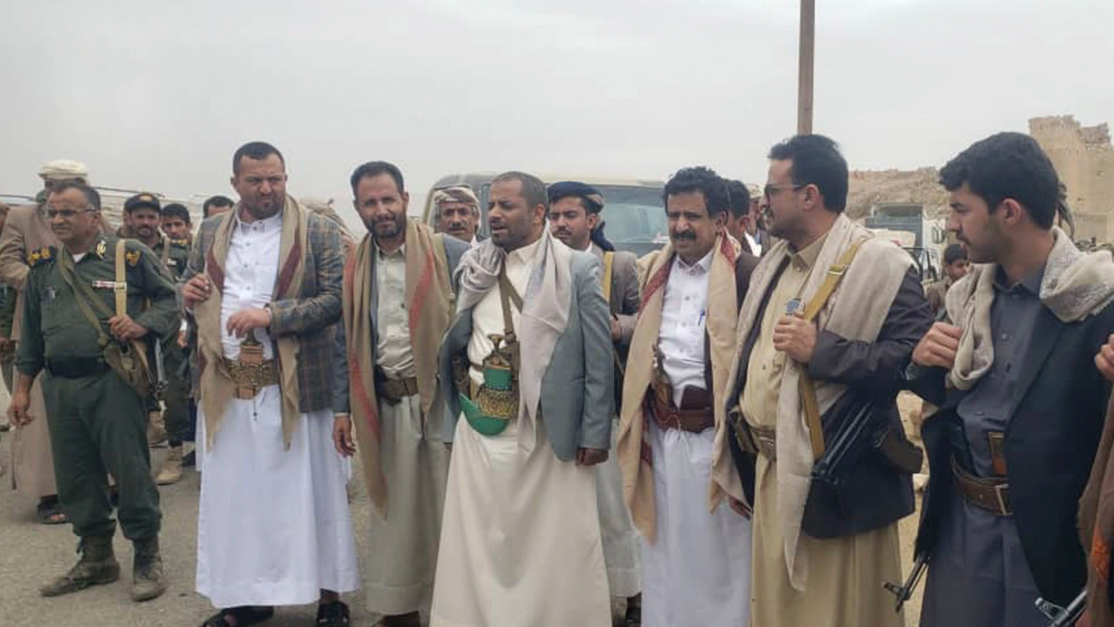 طعيمان يتفقد أحوال المرابطين في جبهات صرواح بمحافظة مأرب