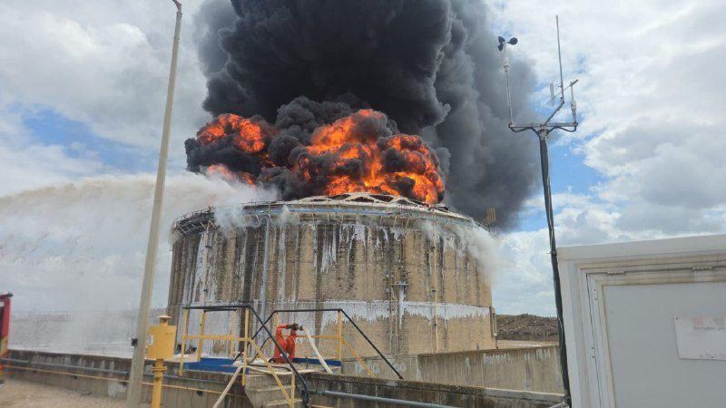 إعلام العدو: هجوم مشترك من إيران وحزب الله استهداف مصافي التكرير في حيفا