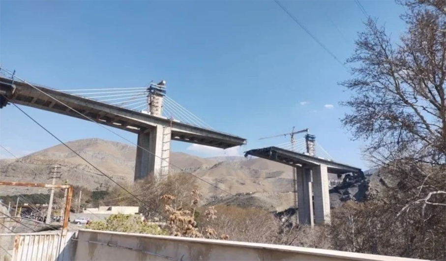 عدوان صهيوأمريكي يستهدف جسر  "B1" في مدينة كرج الإيرانية