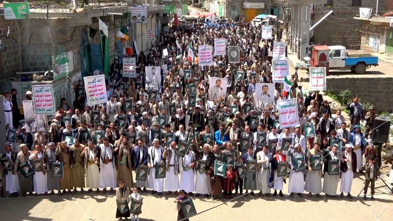 أكثر من 100 مسيرة جماهيرية في ريمة دعماً لمحور المقاومة في مواجهة الأعداء