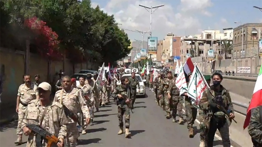 وقفة ومسير عسكري وشعبي في مديرية الوحدة مباركة بانتصار إيران ومحور المقاومة