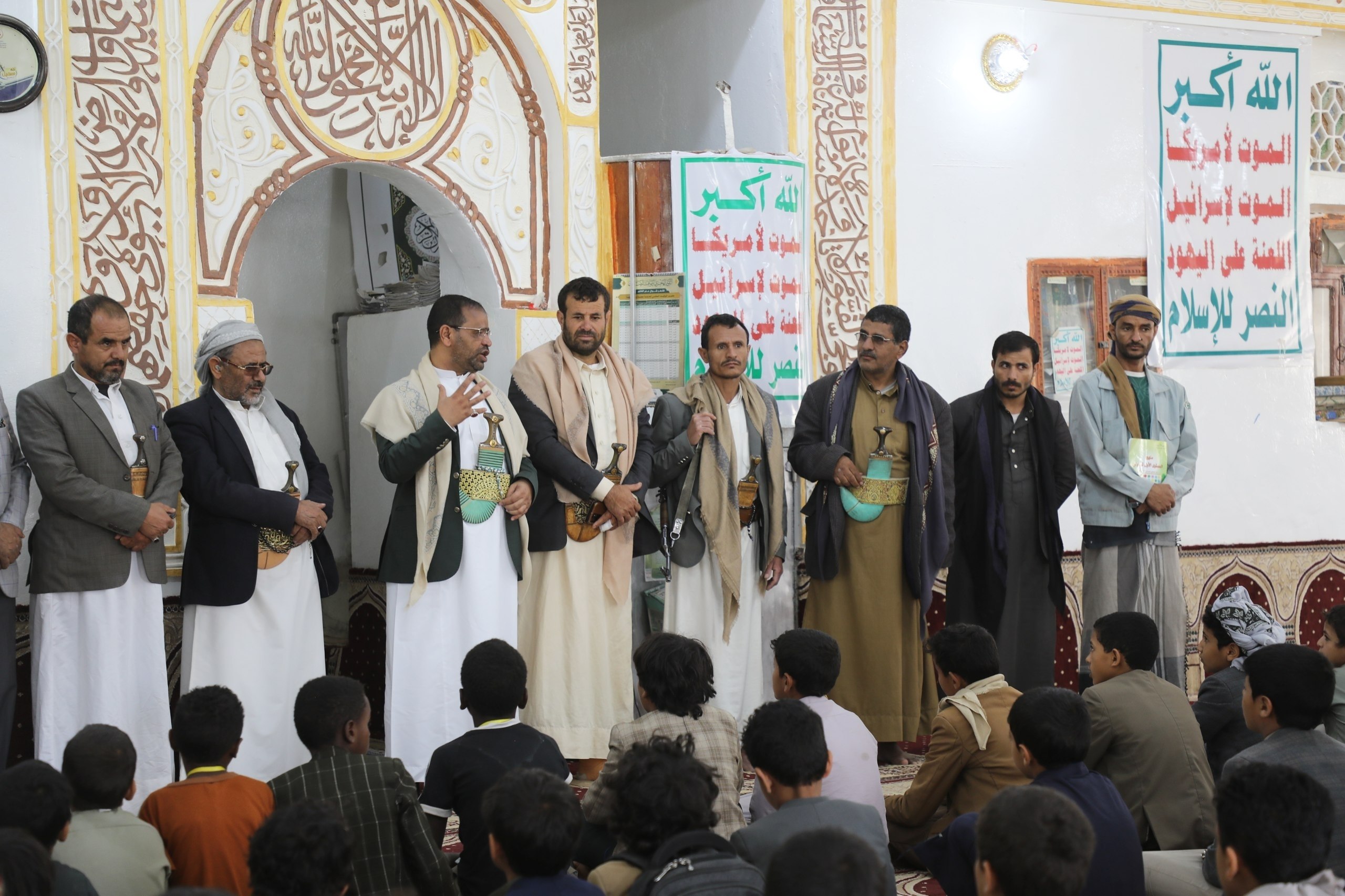 عوض يتفقد أنشطة وبرامج الدورات الصيفية بصعدة