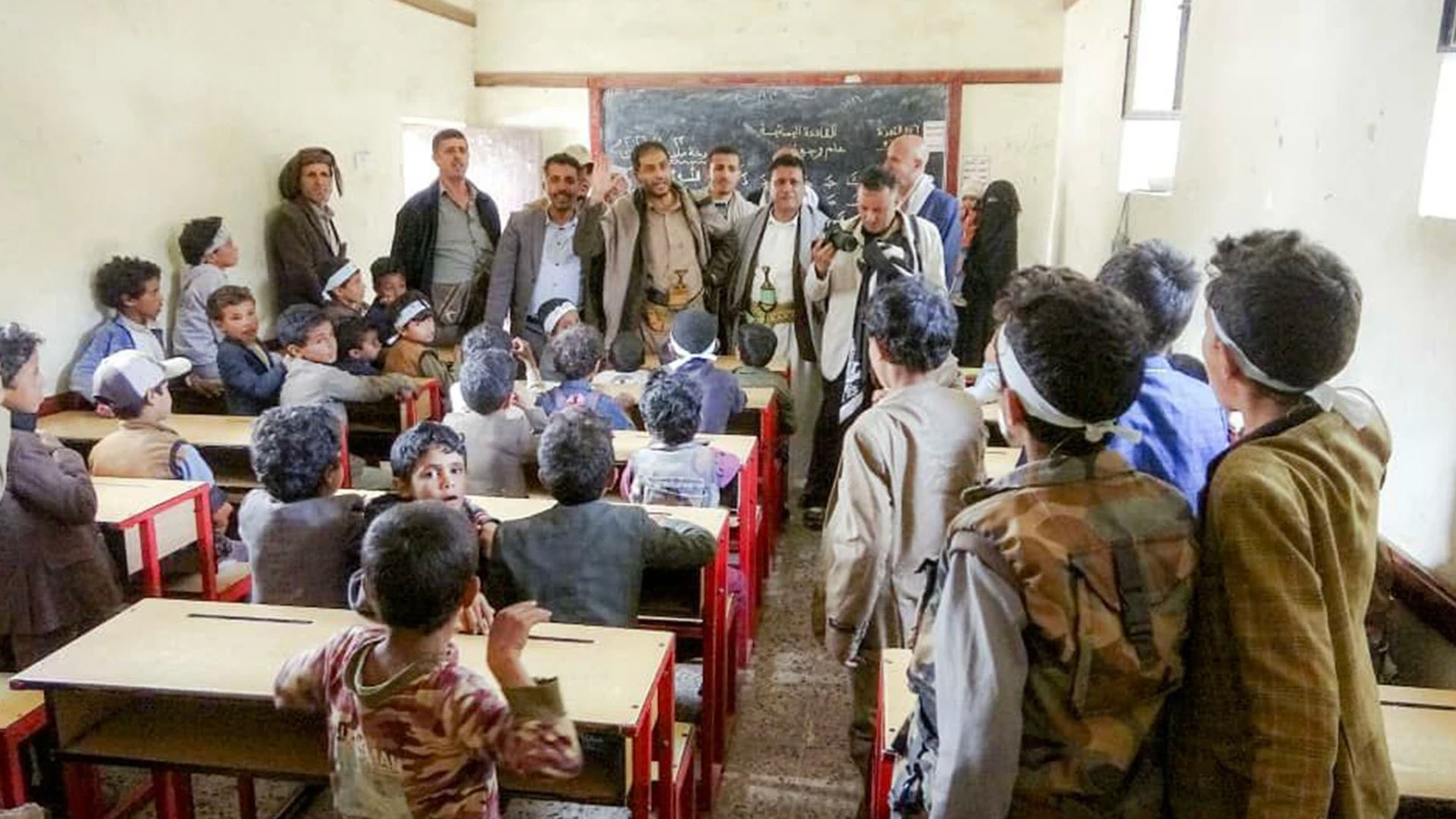 إب .. تفقد سير الدورات والأنشطة الصيفية في مديرية يريم