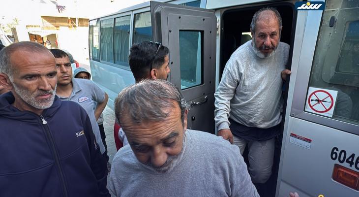 العدو الصهيوني يفرج عن 13 أسيراً من غزة بحالة صحية مزرية