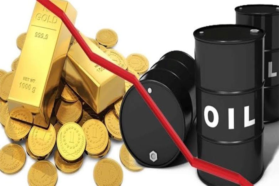 انخفاض أسعار الذهب وارتفاع النفط