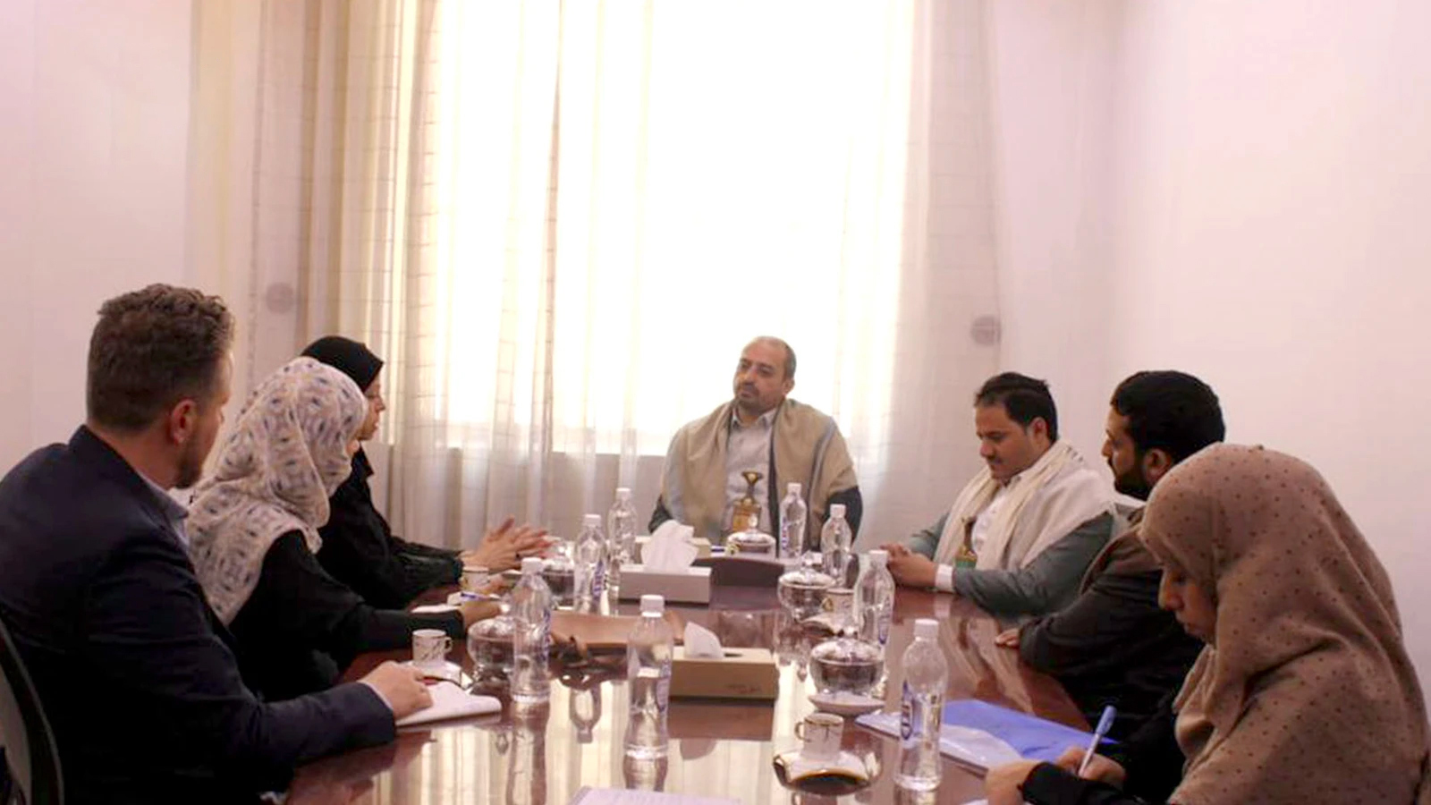 نائب وزير الخارجية يؤكد الحرص على إنجاح اتفاق تبادل الأسرى