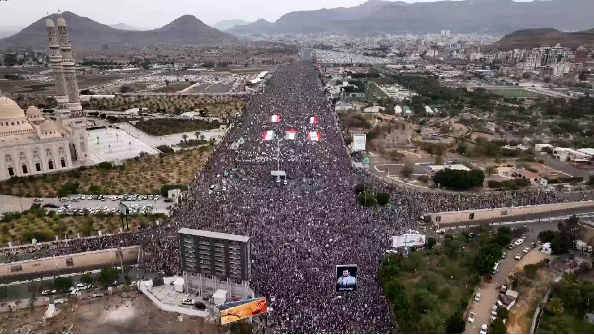 شعب اليمن ينفر ويحذر: رَفَعَ راية التحدي وأعلن سقوط رهانات الإخضاع