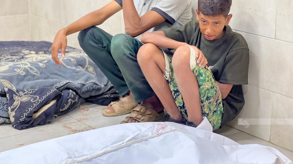 شهيد برصاص آليات العدو في مواصي خانيونس جنوب قطاع غزة
